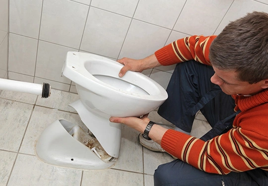 Toilet Unclogging Services at Your Doorstep​